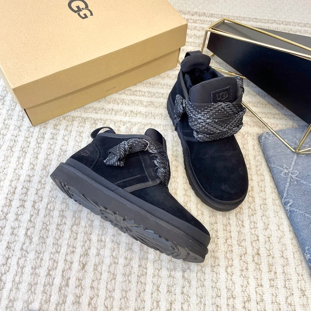 【UGG】 P: 560💰 Men's size 40 to 44 2025 new style 𝑼𝑮𝑮•Men's ◾️. Winter snow boots and fur shoes, the matching coefficient is also 100% 💥 Very good-looking ✨ Full of fashion sense, wearing it makes you look more attractive📈 1⃣️ Upper: High-quality cow suede 2⃣️Inner lining: Integrated sheepskin imported from Australia🐑The lining is made of Australian lamb wool 3️⃣Outsole: Wear-resistant, lightweight, foamed and non-slip outsole